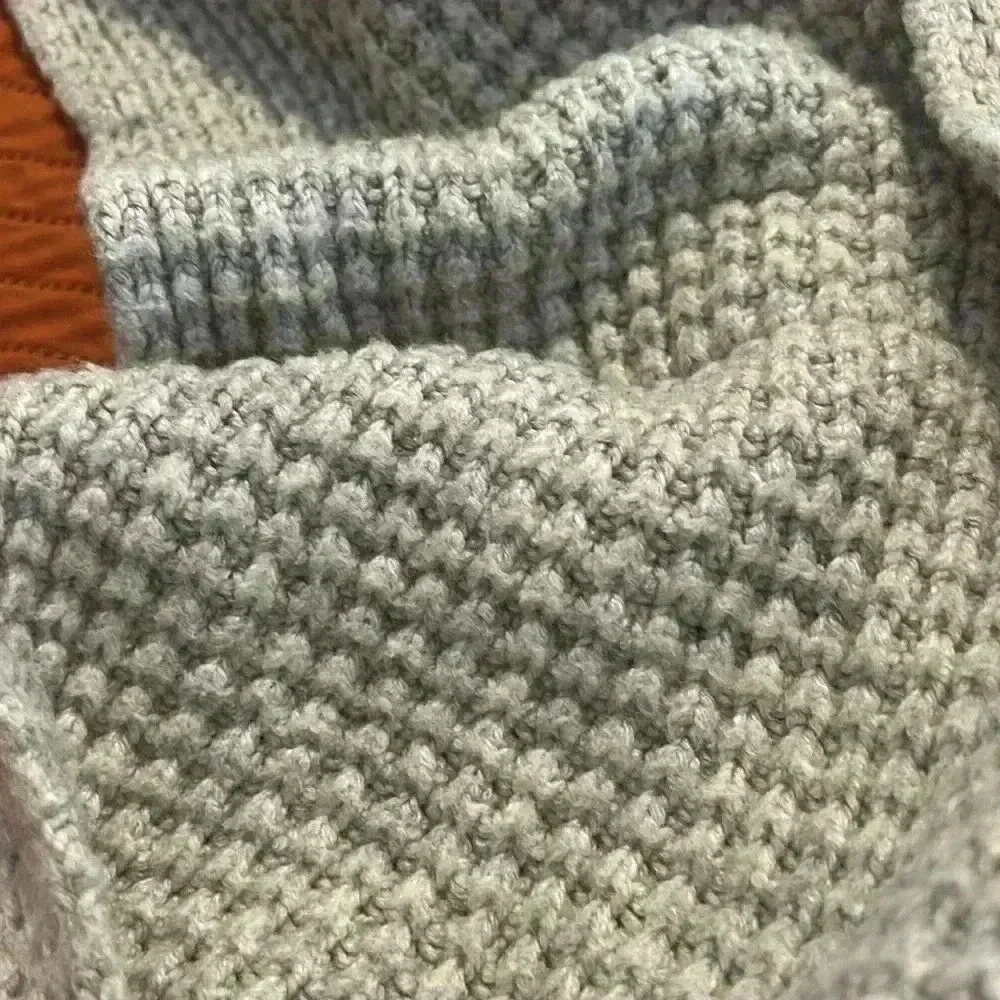 Women’s light grey, universal scarf